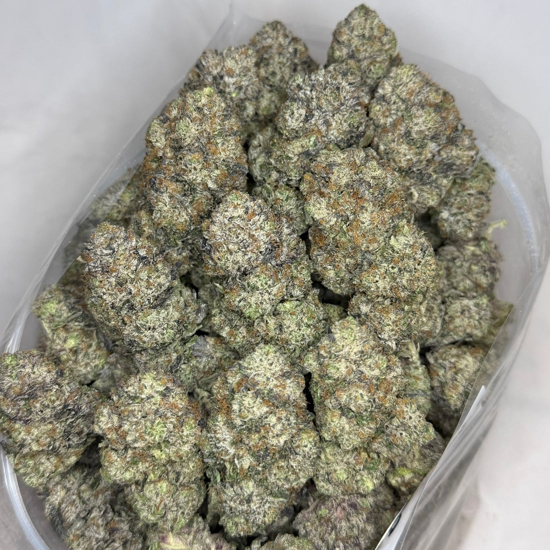 Raspberry Skywalker AAAAA hybrid strain with smooth smoke and top-shelf quality